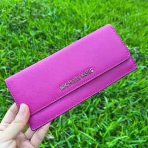 Michael Kors large slim wallet jet set travel flat fuschia pink
